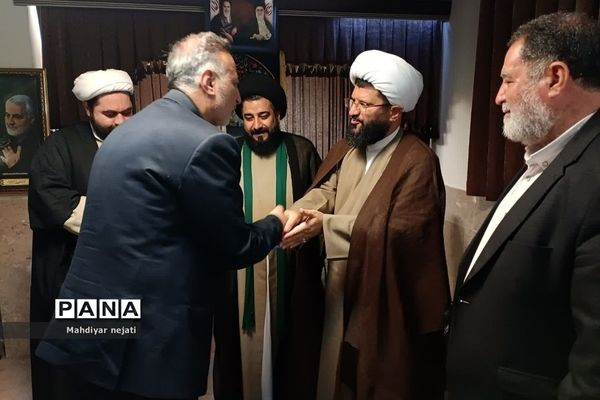 نشست مسئول امور مساجد شرق استان تهران با اعضای هیات امنای مسجد انصارالمهدی (عج) رودهن