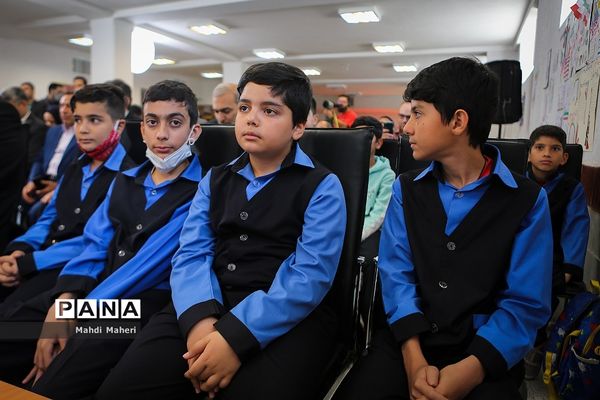 امضای تفاهم‌نامه و آغاز عملیات اجرایی اتصال پرسرعت مدارس کشور از طریق فناوری فیبرنوری
