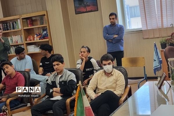 اجرای طرح ایستگاه گفتمان برای اولین‌بار در دبیرستان پسرانه سما رودهن