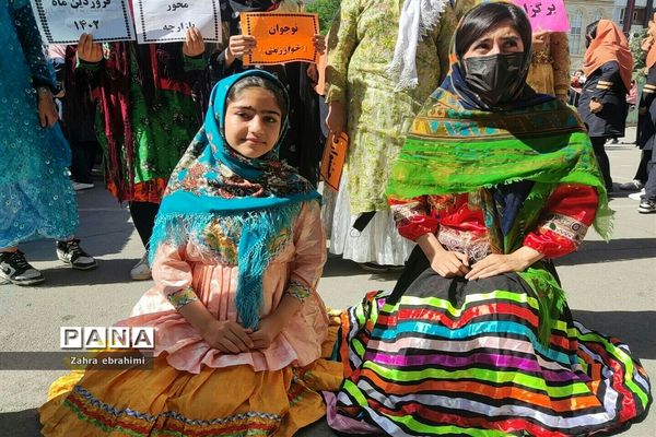 برگزاری جشنواره خوارزمی محور بازارچه در مدرسه عطیه ۲ ملارد