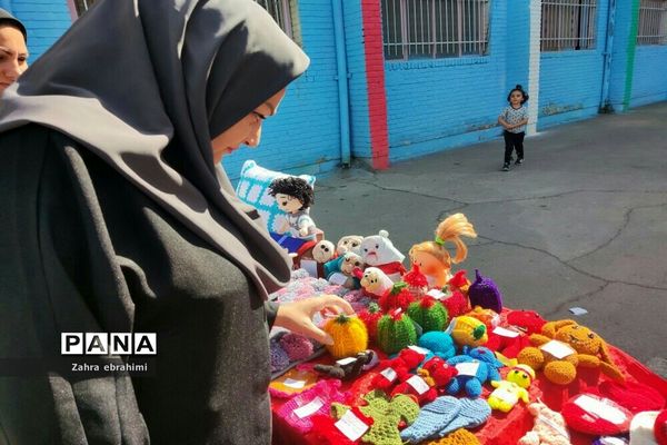 برگزاری جشنواره خوارزمی محور بازارچه در مدرسه عطیه ۲ ملارد