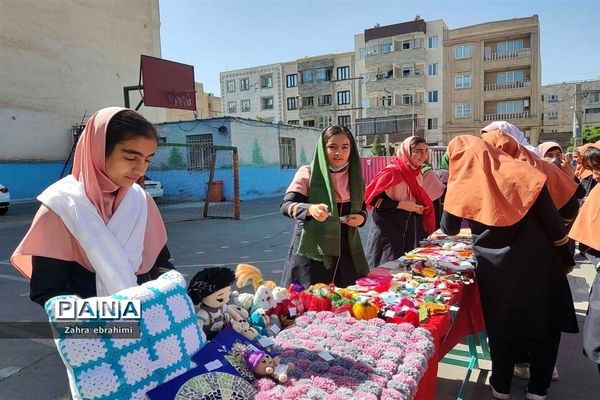 برگزاری جشنواره خوارزمی محور بازارچه در مدرسه عطیه ۲ ملارد