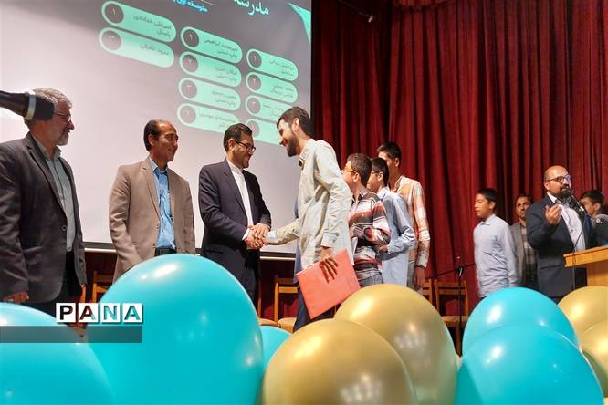 برگزاری همایش تقدیر از برگزیدگان جشنوارههای فرهنگی و هنری