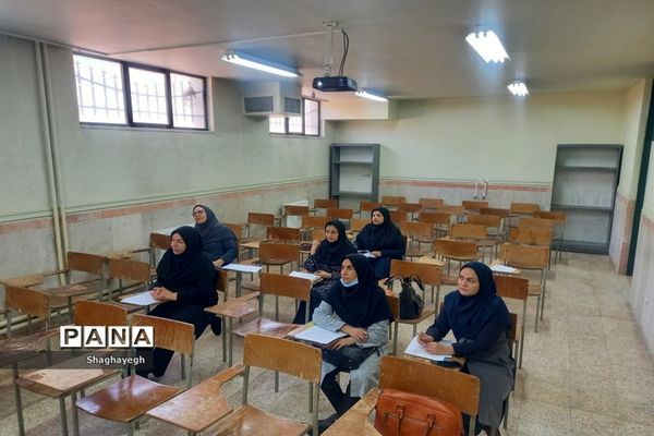 جلسه به روز رسانی و فعال‌سازی اکسل داوری مرحله مدرسه‌ای در دبیرستان عدالت شهر جوادآباد