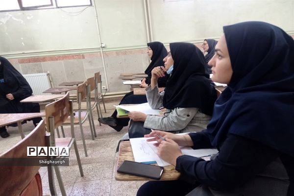 جلسه به روز رسانی و فعال‌سازی اکسل داوری مرحله مدرسه‌ای در دبیرستان عدالت شهر جوادآباد