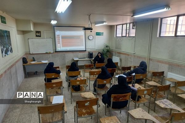 جلسه به روز رسانی و فعال‌سازی اکسل داوری مرحله مدرسه‌ای در دبیرستان عدالت شهر جوادآباد