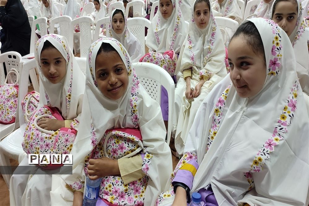 مراسم جشن بزرگ تکلیف ویژه ۹۰۰ دانش‌آموز دختر در مدارس امیدیه