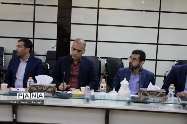 نشست توجیهی امتحانات نهایی خرداد 1402 در بوشهر