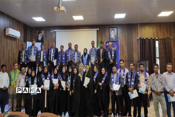مراسم گرامیداشت سالروز تاسیس سازمان دانش‌آموزی در بندرعباس