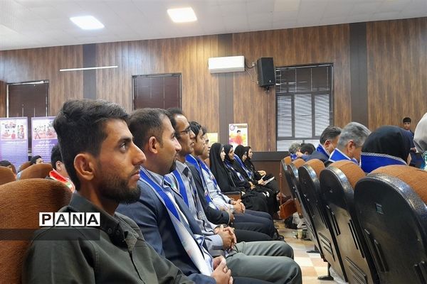 مراسم گرامیداشت سالروز تاسیس سازمان دانش‌آموزی در بندرعباس