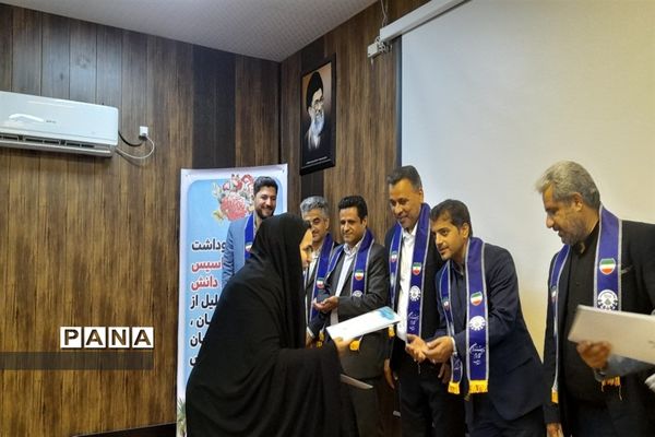 مراسم گرامیداشت سالروز تاسیس سازمان دانش‌آموزی در بندرعباس