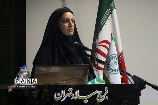 نشست هم‌اندیشی مسئولان سازمان دانش‌آموزی شهرستان‌های استان تهران در برج میلاد