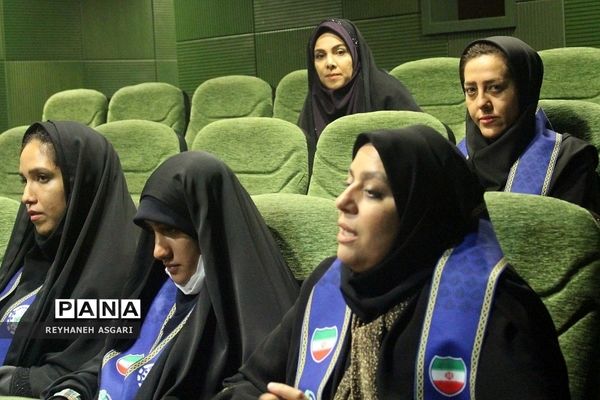 نشست هم‌اندیشی مسئولان سازمان دانش‌آموزی شهرستان‌های استان تهران در برج میلاد