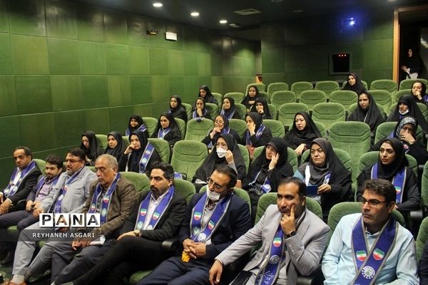 نشست هم‌اندیشی مسئولان سازمان دانش‌آموزی شهرستان‌های استان تهران در برج میلاد