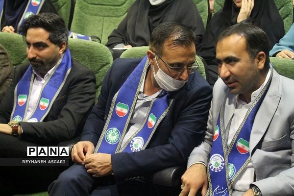 نشست هم‌اندیشی مسئولان سازمان دانش‌آموزی شهرستان‌های استان تهران در برج میلاد