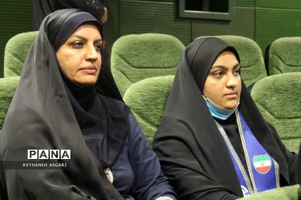 نشست هم‌اندیشی مسئولان سازمان دانش‌آموزی شهرستان‌های استان تهران در برج میلاد