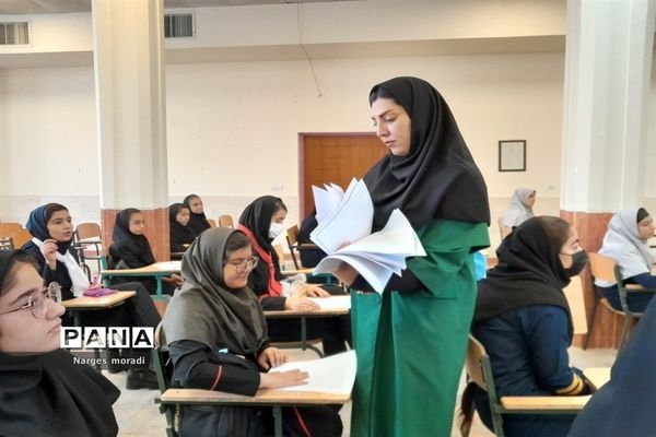 جشنواره خوارزمی در دبیرستان استعدادهای درخشان شهدای مدافع حرم ملارد