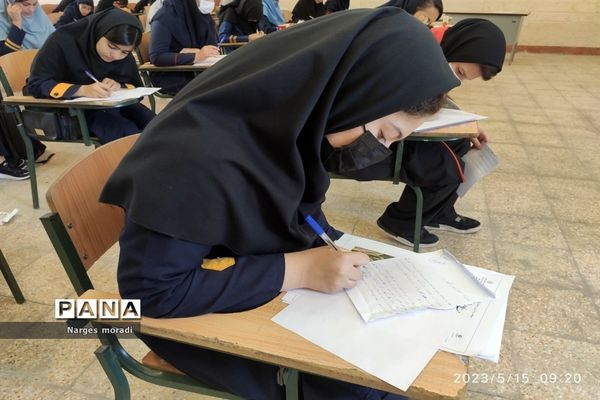 جشنواره خوارزمی در دبیرستان استعدادهای درخشان شهدای مدافع حرم ملارد