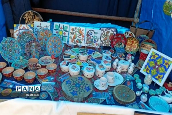 افتتاح نمایشگاه دست‌سازه‌های دانش‌آموزی هنرستان سمیه منطقه ۱۳