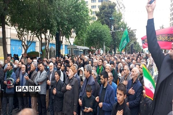 تشرف عزاداران مکتب جعفری به حرم مطهر رضوی در سالروز شهادت  امام صادق (ع)