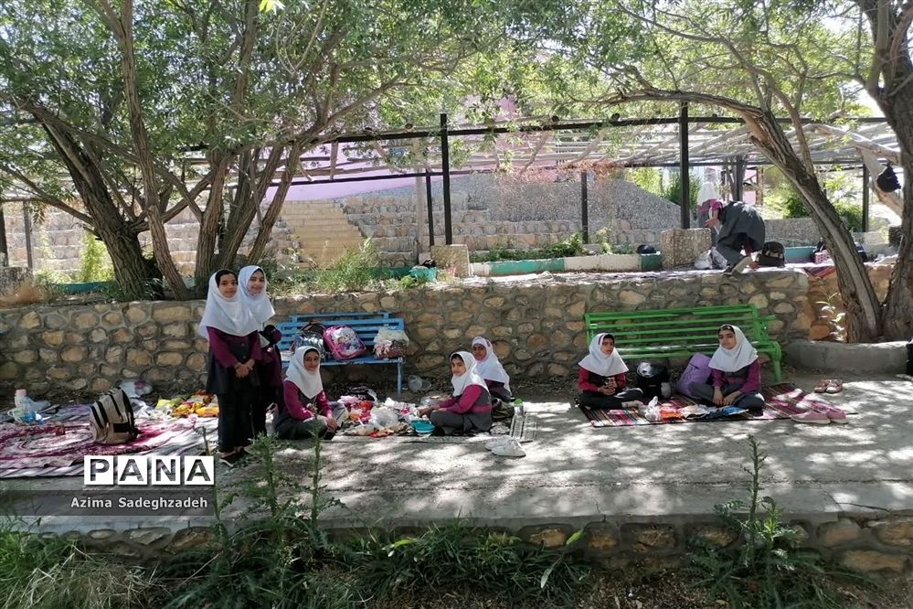 اردوی تفریحی دانش‌آموزان دبستان حضرت زینب(س) شهرستان خاتم