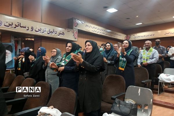 قدردانی از مربیان عضو سازمان دانش‌آموزی ناحیه ۴