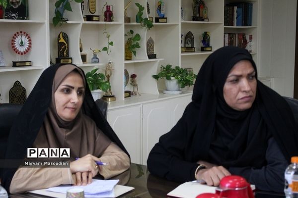 نشست هم‌اندیشی معاونان پرورشی و تربیت‌بدنی شهرستان‌ها و مناطق استان بوشهر