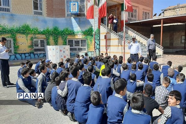 آموزش قوانین راهنمایی و رانندگی در دبستان الجواد