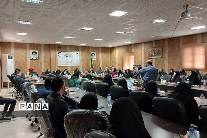 آیین تجلیل از معلمان برتر ناحیه ۴ شیراز