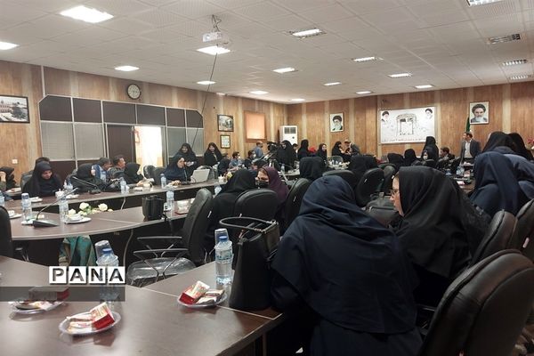 آیین تجلیل از معلمان برتر ناحیه ۴ شیراز