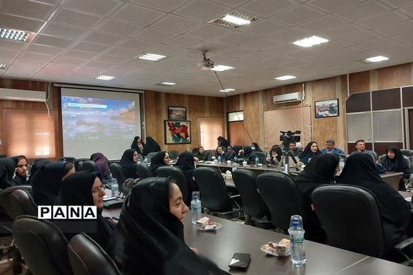 آیین تجلیل از معلمان برتر ناحیه ۴ شیراز