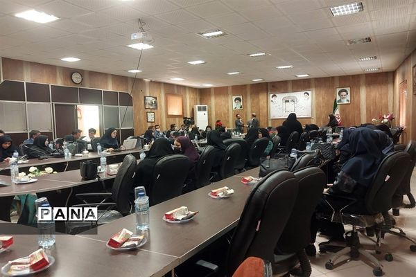 آیین تجلیل از معلمان برتر ناحیه ۴ شیراز