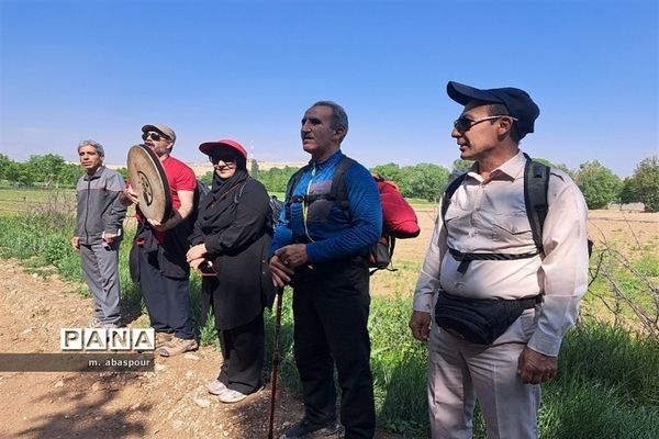 پیاده‌روی به‌مناسبت هفته سازمان دانش‌آموزی شهرستان بجنورد