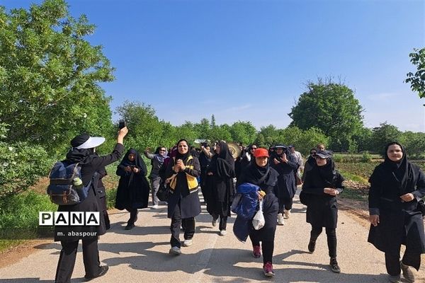 پیاده‌روی به‌مناسبت هفته سازمان دانش‌آموزی شهرستان بجنورد