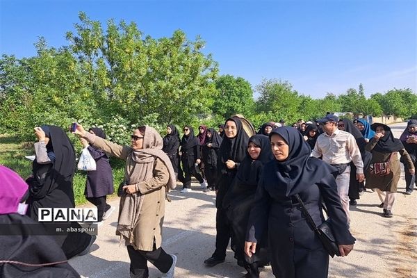 پیاده‌روی به‌مناسبت هفته سازمان دانش‌آموزی شهرستان بجنورد