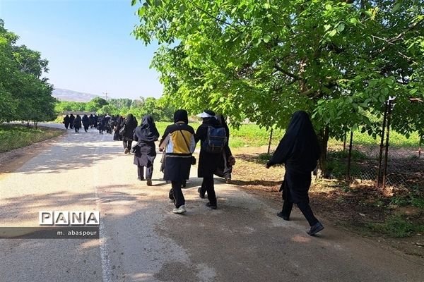 پیاده‌روی به‌مناسبت هفته سازمان دانش‌آموزی شهرستان بجنورد