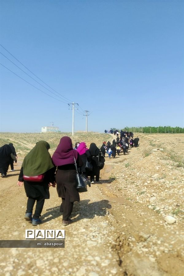پیاده‌روی به‌مناسبت هفته سازمان دانش‌آموزی شهرستان بجنورد
