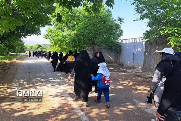 پیاده‌روی به‌مناسبت هفته سازمان دانش‌آموزی شهرستان بجنورد