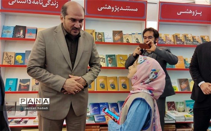 غرفه‌های کتاب کودک و نوجوان از غنی‌ترین غرفه‌های نمایشگاه کتاب تهران است/فیلم