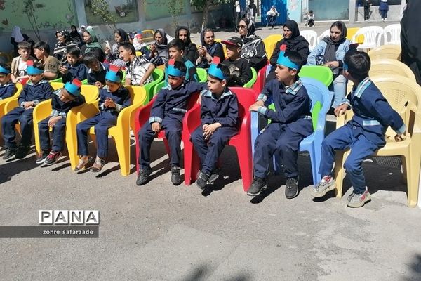 جشن الفبا کلاس اولی‌ها و فارغ‌التحصیلی کلاس ششمی‌ها در دبستان شهدای کریتون رودهن