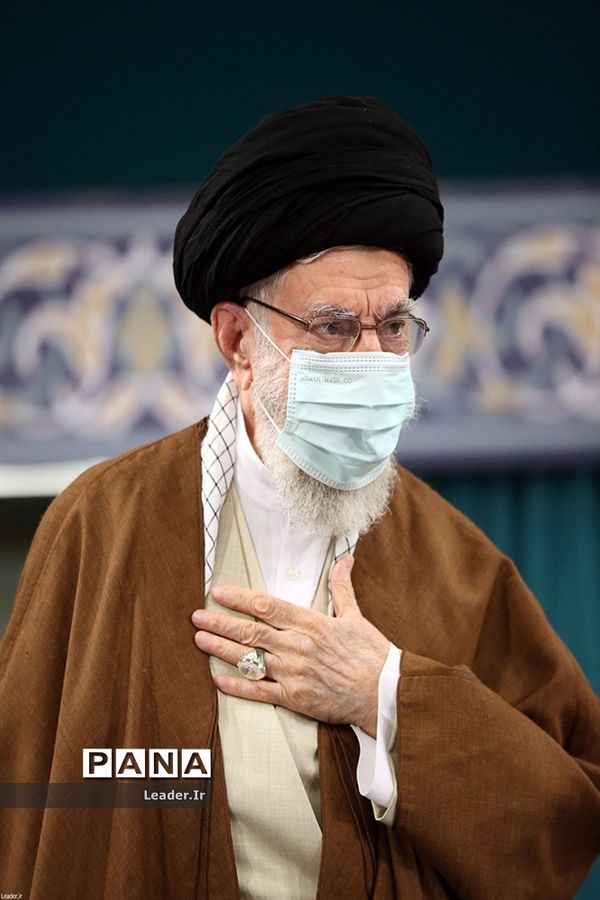 دیدار مسئولان وزارت خارجه و سفرا با رهبر انقلاب