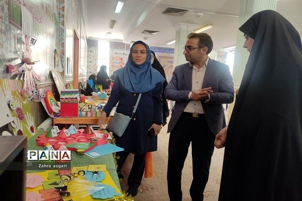 نمایشگاه دست‌سازه‌های آموزشی و خلاق مربیان کودکستان‌ها در ملارد