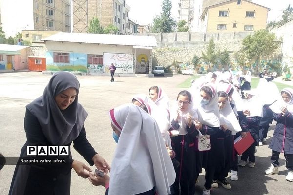 جشن روز دختر و ولادت حضرت معصومه (س) در دبستان شهید‌سجادیان رودهن