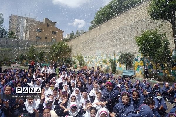 جشن روز دختر و ولادت حضرت معصومه (س) در دبستان شهید‌سجادیان رودهن