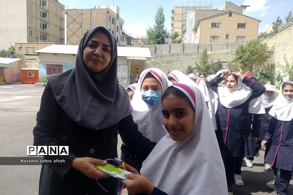 جشن روز دختر و ولادت حضرت معصومه (س) در دبستان شهید‌سجادیان رودهن