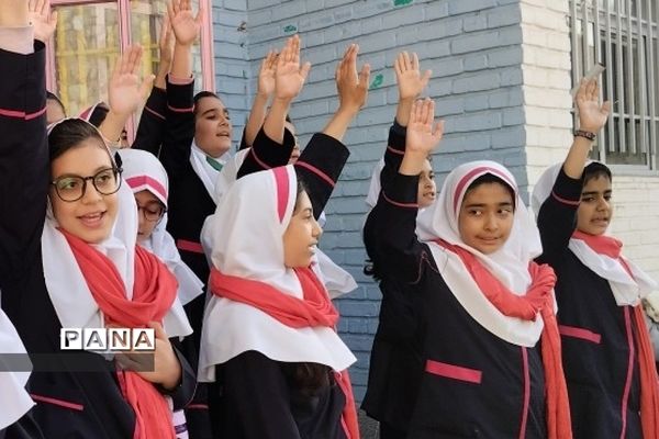 جشن روز دختر و ولادت حضرت معصومه (س) در دبستان شهید‌سجادیان رودهن