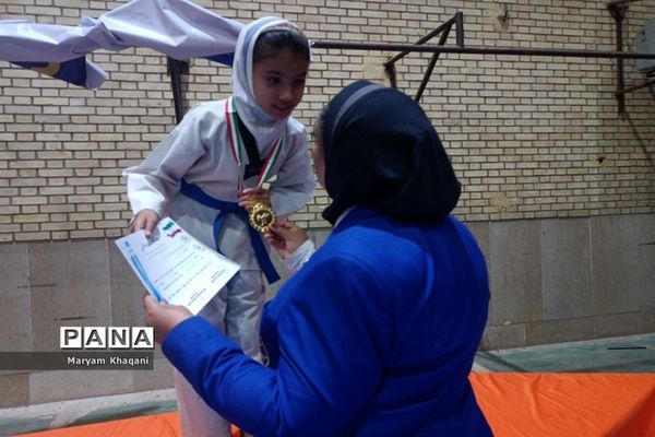 برگزاری مسابقات قهرمانی تکواندو دختران شهر شیراز