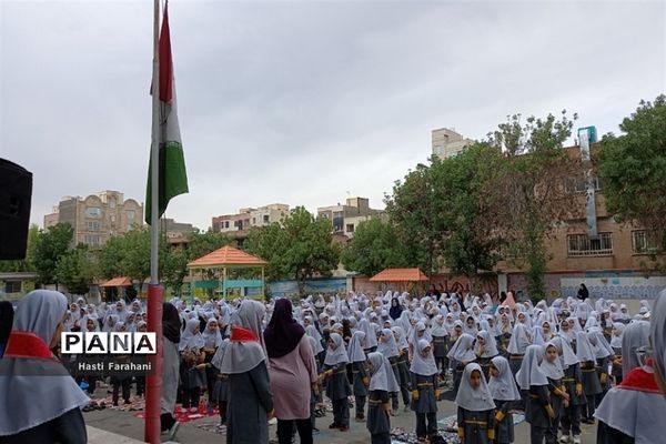 مراسم روز دختر در مدرسه دخترانه ریحانه‌النبی شهرستان قرچک‌