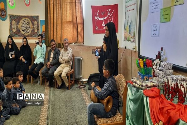 تجلیل از برگزیدگان مسابقات قرآنی و ‌فرهنگی آموزشگاه شاهد غدیر بافق
