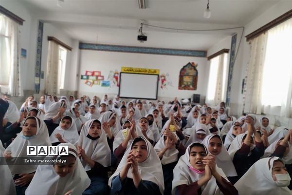 برپایی صبحگاه عصمت و جشن روز دختر در دبستان زکیه مروست